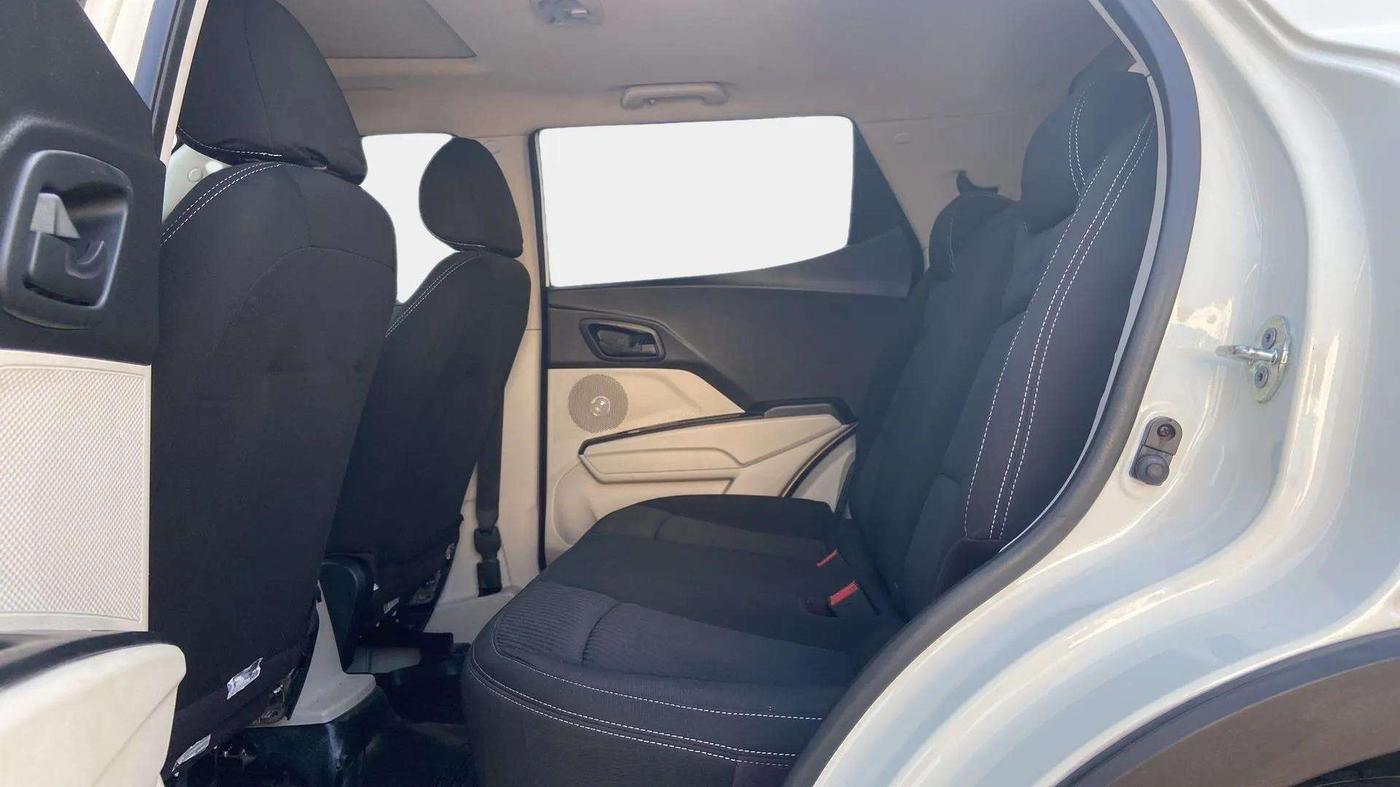 2023 Mahindra XUV300 W4 1.5 DIESEL, Diesel, Manual, 34,509 km, Right Side Rear Door Cabin