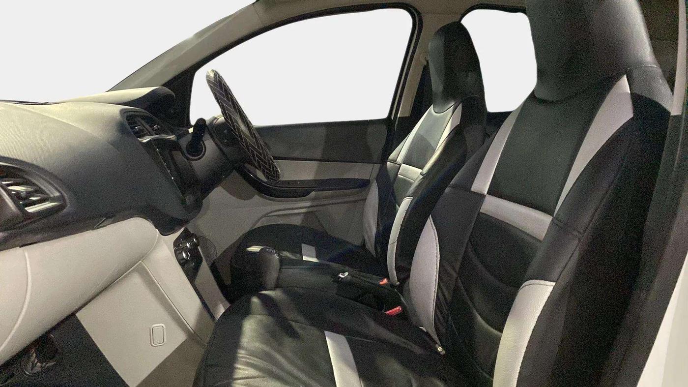 2018 Tata Tiago XM PETROL, Petrol, Manual, 16,421 km, Right Side Front Door Cabin