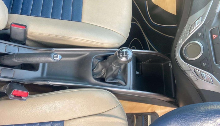 2020 Maruti Baleno ZETA PETROL 1.2, Petrol, Manual, 35,715 km, Gear Lever