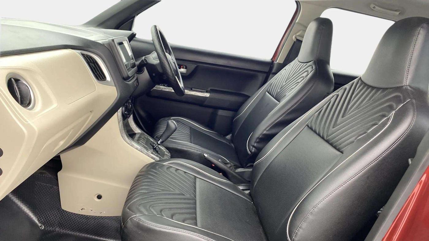 2024 Maruti New Wagon-R ZXI PLUS 1.2 AMT DUAL TONE, Petrol, Automatic, 19,563 km, Right Side Front Door Cabin