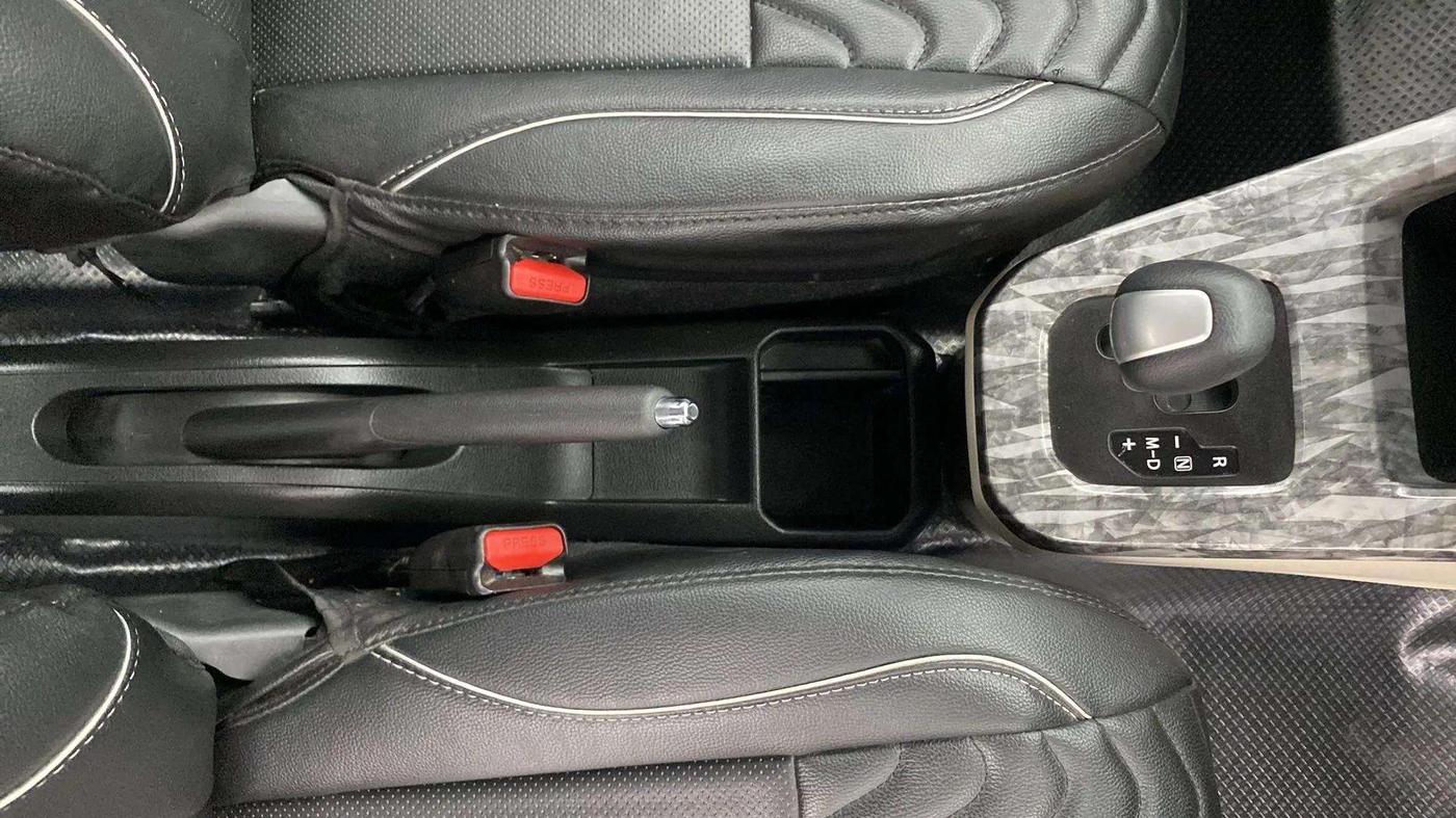 2024 Maruti New Wagon-R ZXI PLUS 1.2 AMT DUAL TONE, Petrol, Automatic, 19,563 km, Gear Lever