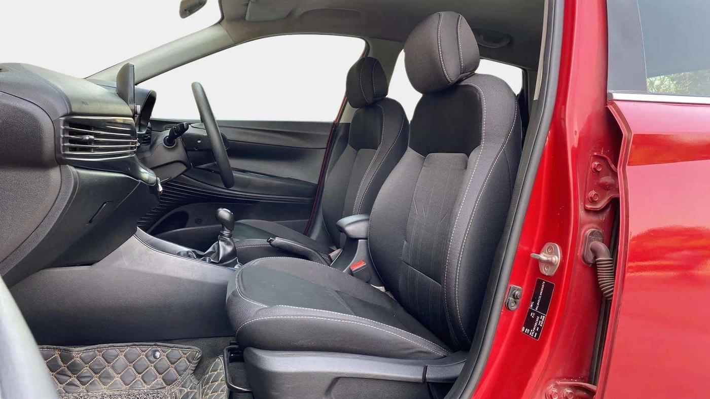 2021 Hyundai NEW I20 SPORTZ 1.2 MT, Petrol, Manual, 31,326 km, Right Side Front Door Cabin