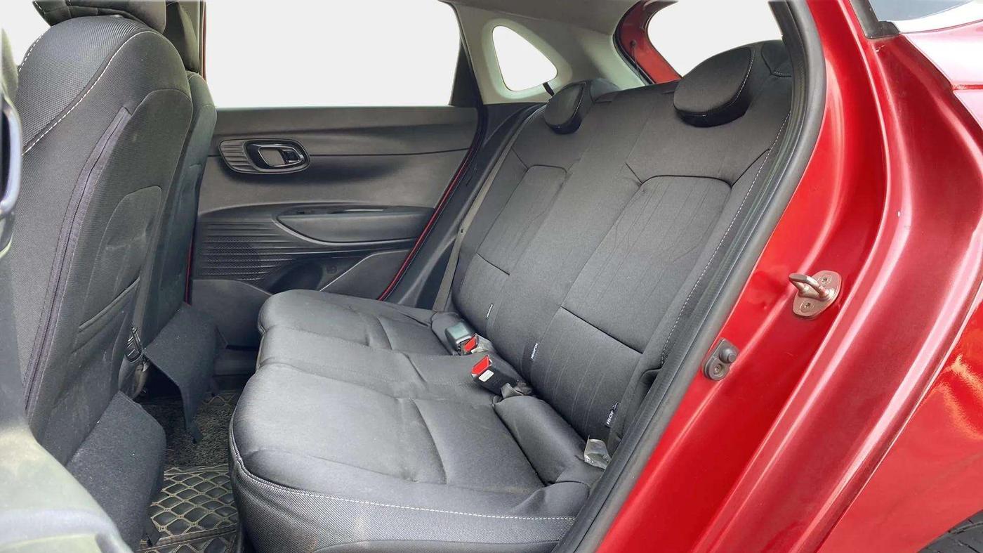 2021 Hyundai NEW I20 SPORTZ 1.2 MT, Petrol, Manual, 31,326 km, Right Side Rear Door Cabin