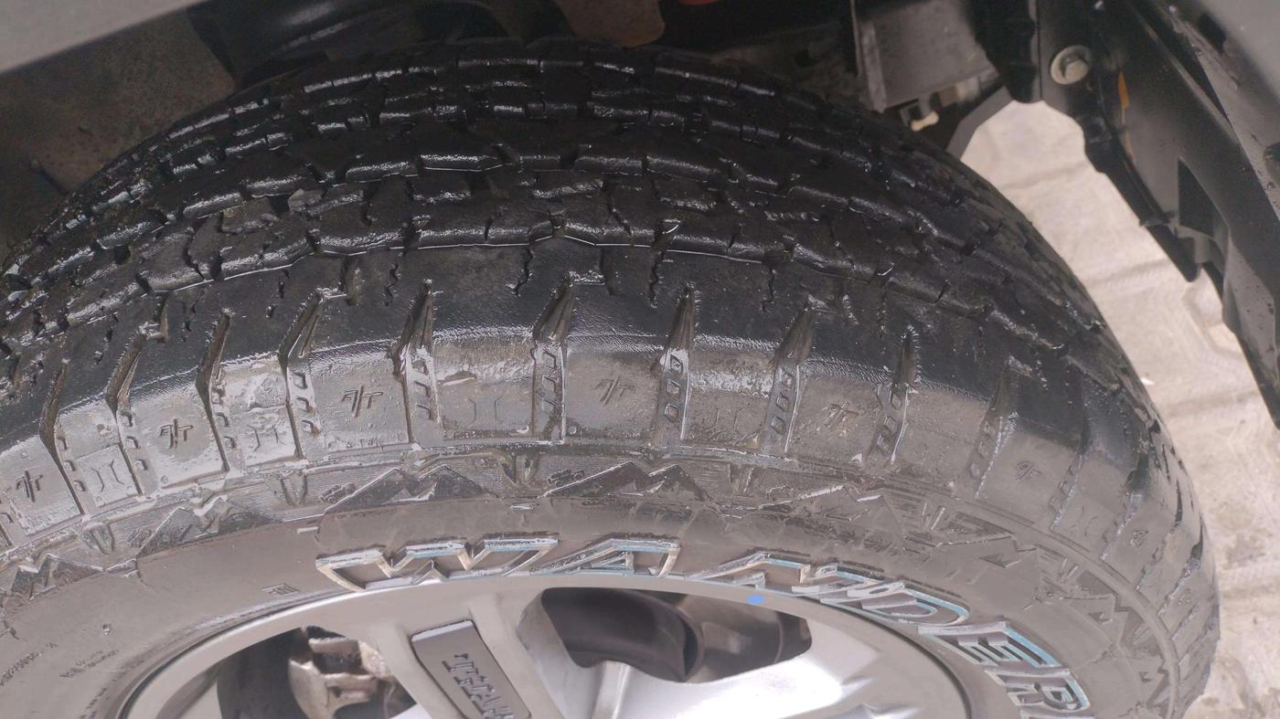 2022 Mahindra Thar LX D 4*4 MT HT, Diesel, Manual, 25,655 km, Right Front Tyre Tread