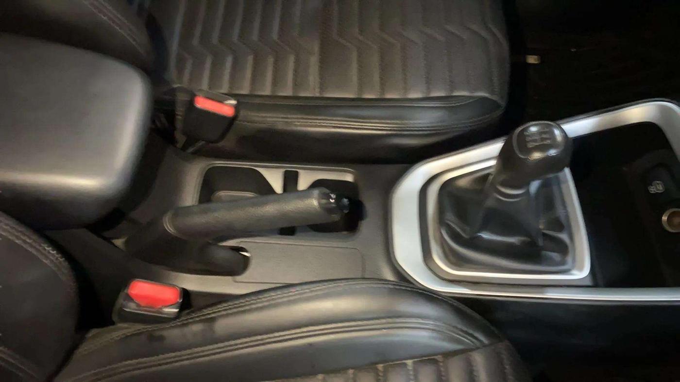 2024 KIA SONET HTE 1.2, Petrol, Manual, 17,211 km, Gear Lever