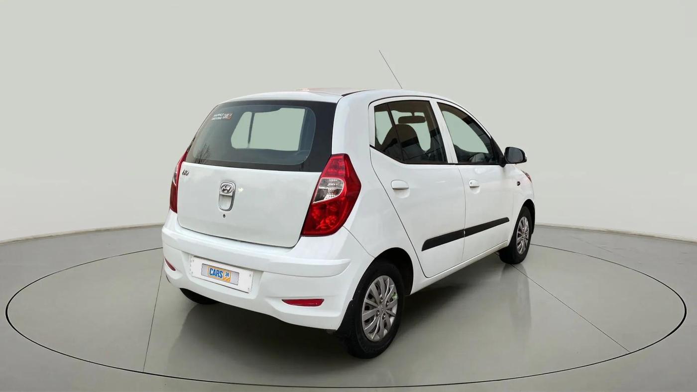 2013 Hyundai i10 MAGNA 1.2, Petrol, Manual, 38,137 km, Right Back Diagonal