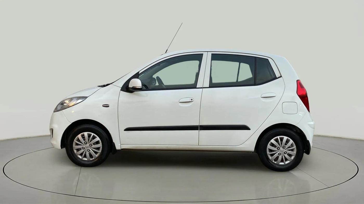 2013 Hyundai i10 MAGNA 1.2, Petrol, Manual, 38,137 km, Left Side