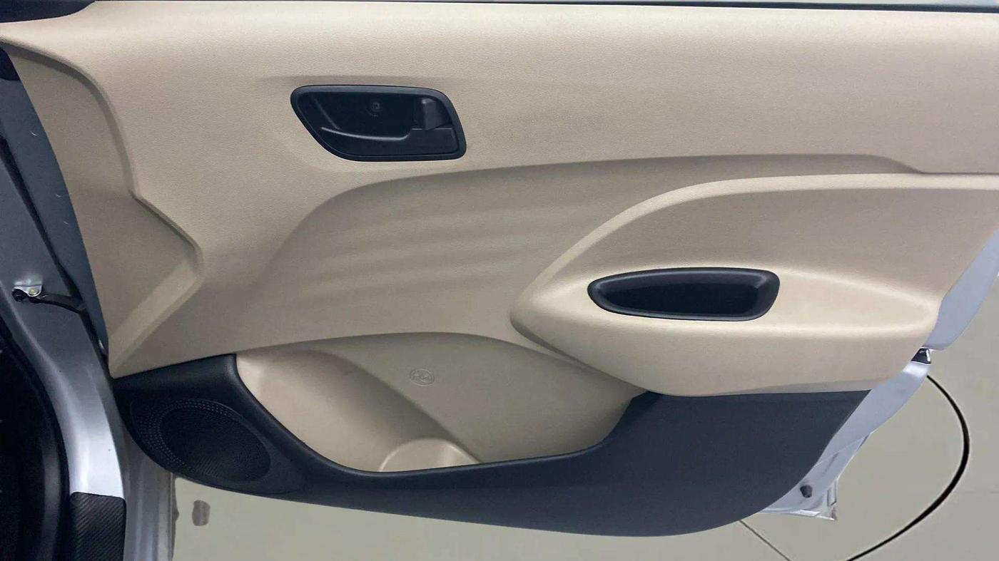 2021 Hyundai NEW SANTRO SPORTZ EXECUTIVE MT CNG, CNG, Manual, 34,127 km, Driver Side Door Panels Control