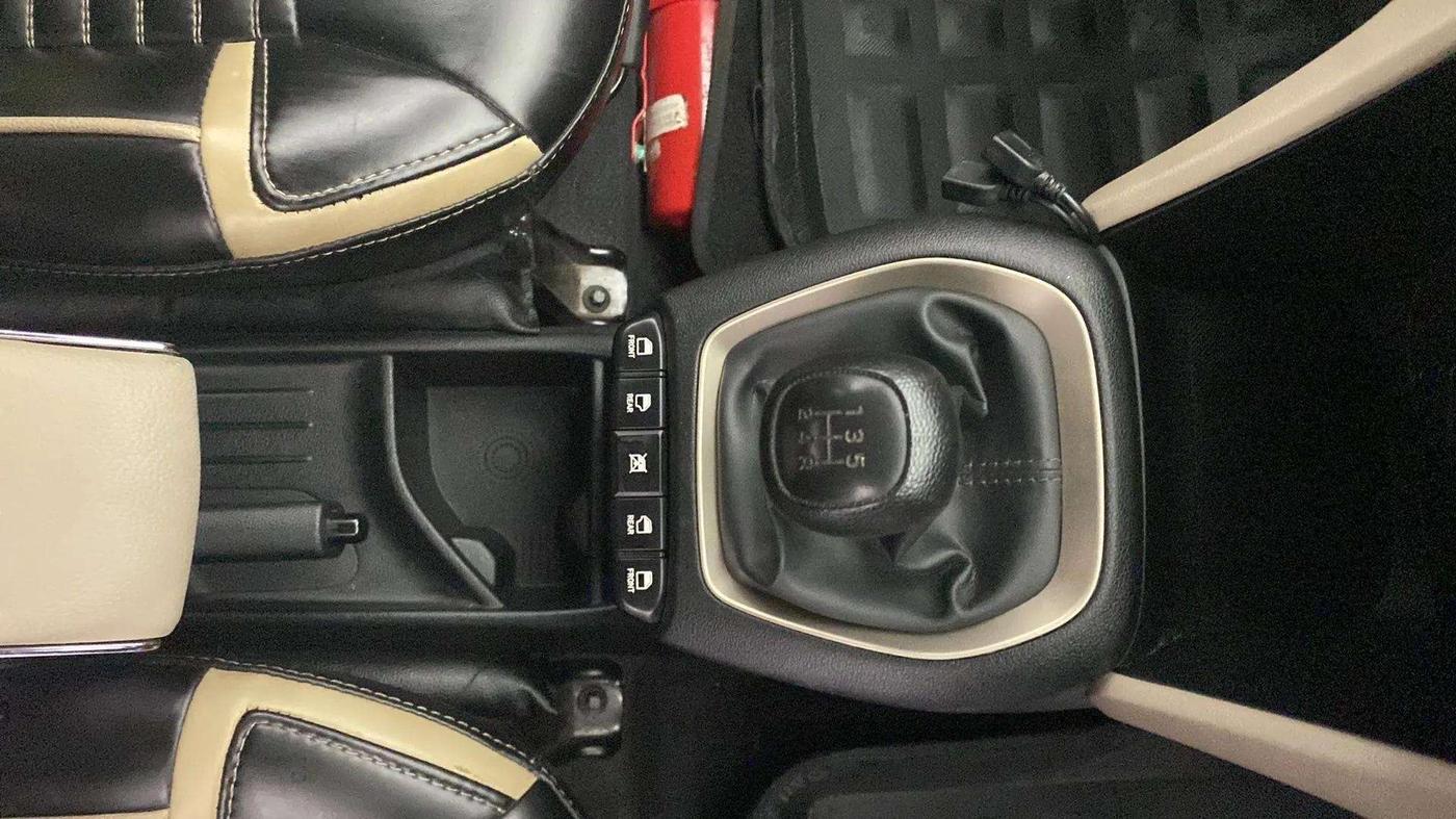 2021 Hyundai NEW SANTRO SPORTZ EXECUTIVE MT CNG, CNG, Manual, 34,127 km, Gear Lever