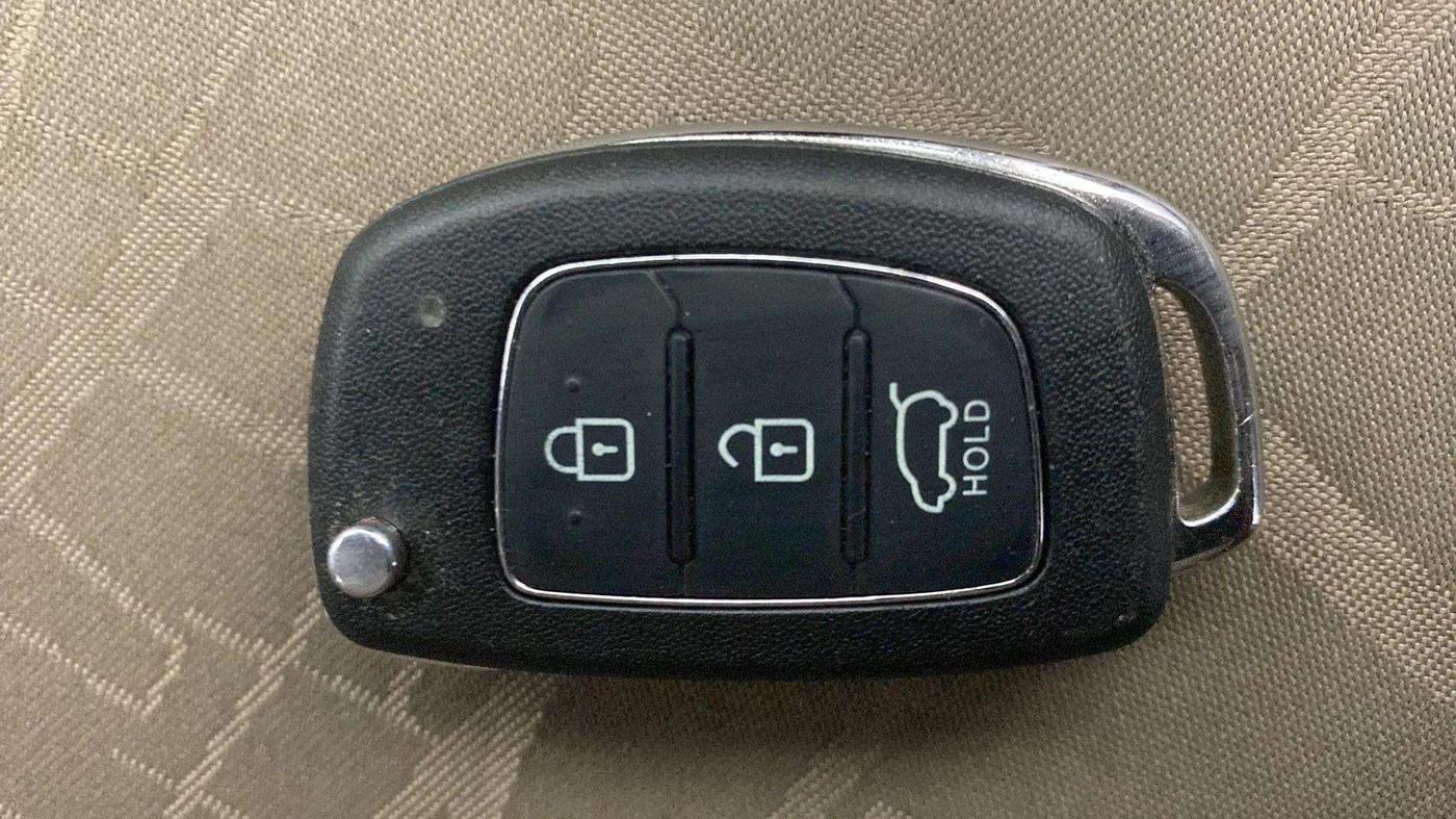 2014 Hyundai Xcent S 1.2, Petrol, Manual, 81,323 km, Key Close Up