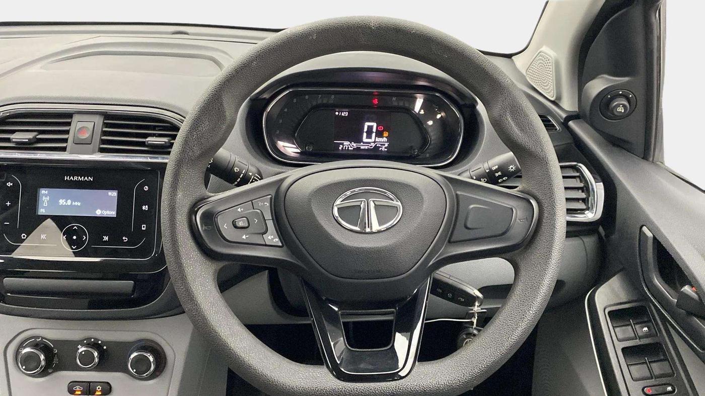 2020 Tata Tiago XT PETROL, Petrol, Manual, 2,177 km, Steering Wheel Close Up
