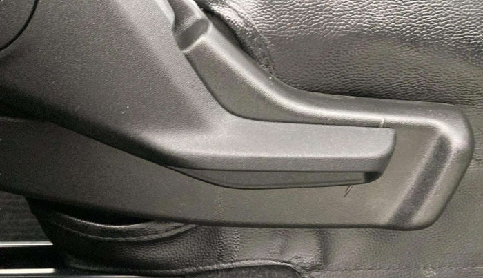 2022 Maruti Celerio VXI, Petrol, Manual, 25,487 km, Driver Side Adjustment Panel