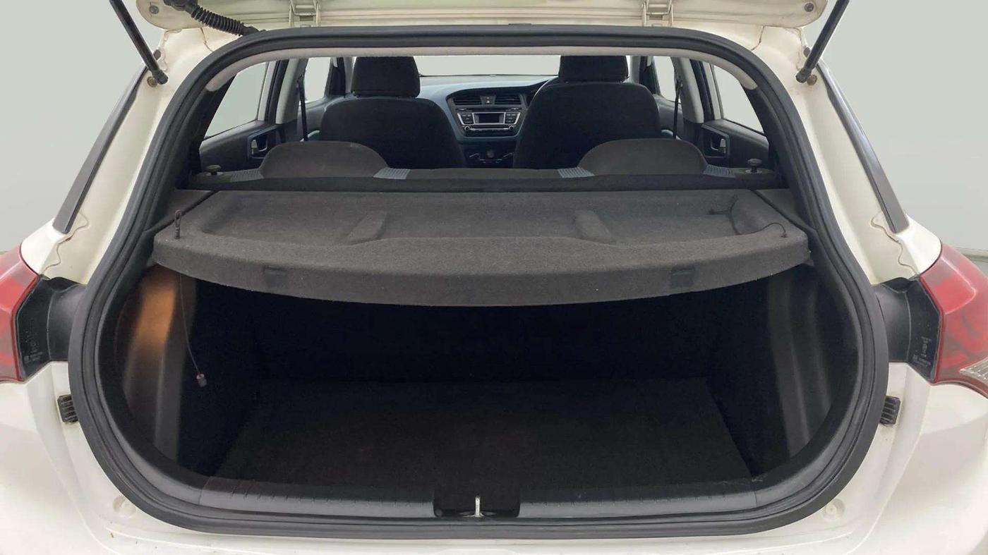 2016 Hyundai i20 Active 1.2 S, Petrol, Manual, 74,542 km, Boot Open Zoomed View