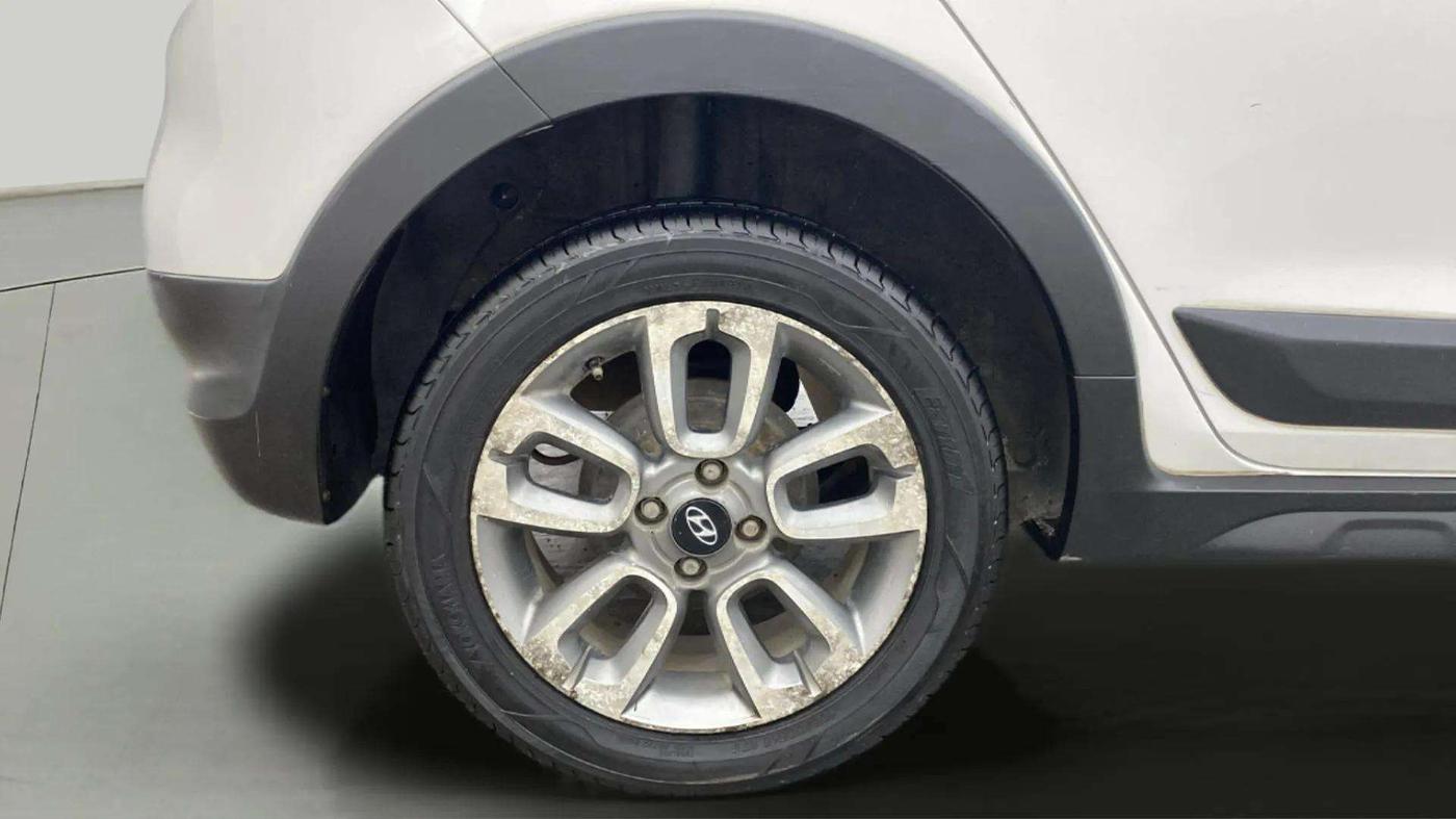 2016 Hyundai i20 Active 1.2 S, Petrol, Manual, 74,542 km, Right Rear Wheel