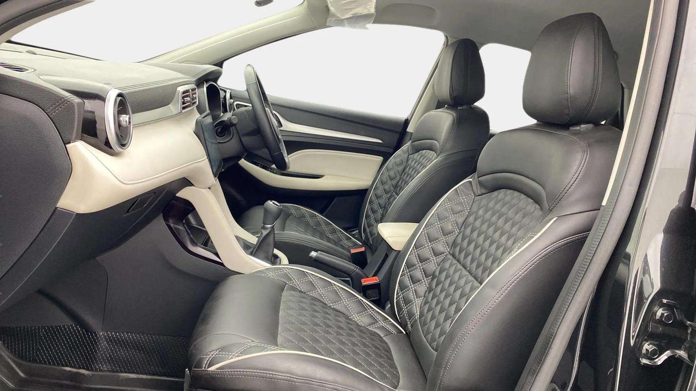 2022 MG ASTOR SUPER 1.5 MT, Petrol, Manual, 17,378 km, Right Side Front Door Cabin