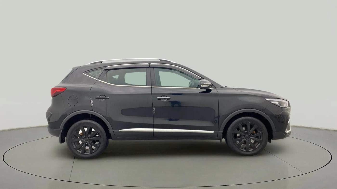 2022 MG ASTOR SUPER 1.5 MT, Petrol, Manual, 17,378 km, Right Side View