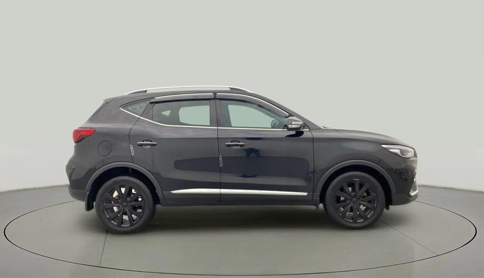 2022 MG ASTOR SUPER 1.5 MT, Petrol, Manual, 17,260 km, Right Side View