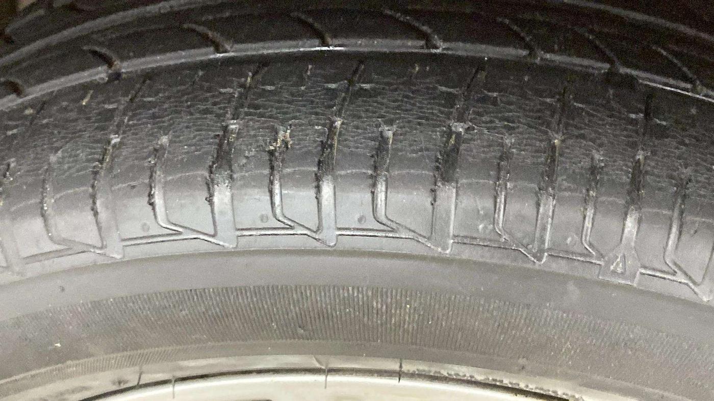 2018 Tata Tiago XZA PETROL, Petrol, Automatic, 67,412 km, Left Rear Tyre Tread