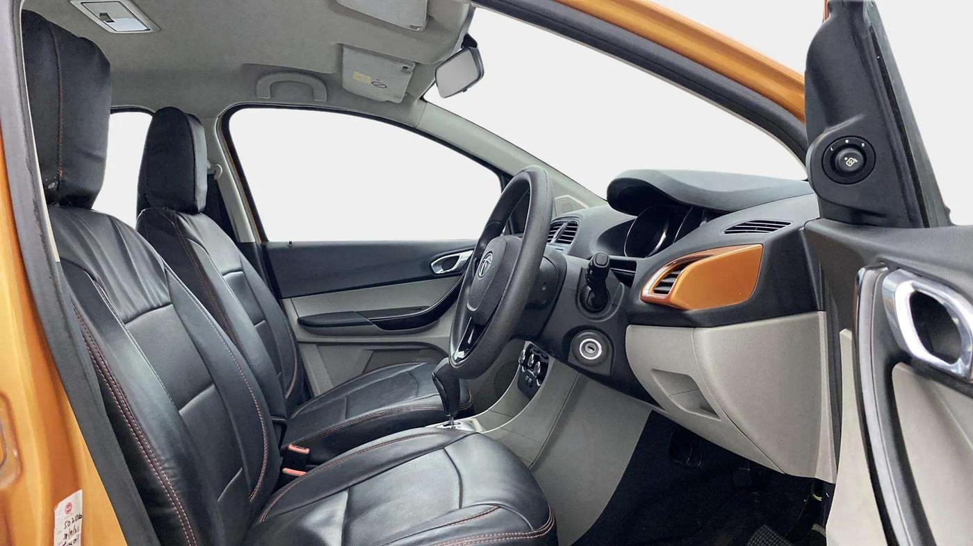 2018 Tata Tiago XZA PETROL, Petrol, Automatic, 67,412 km, Right Side Front Door Cabin