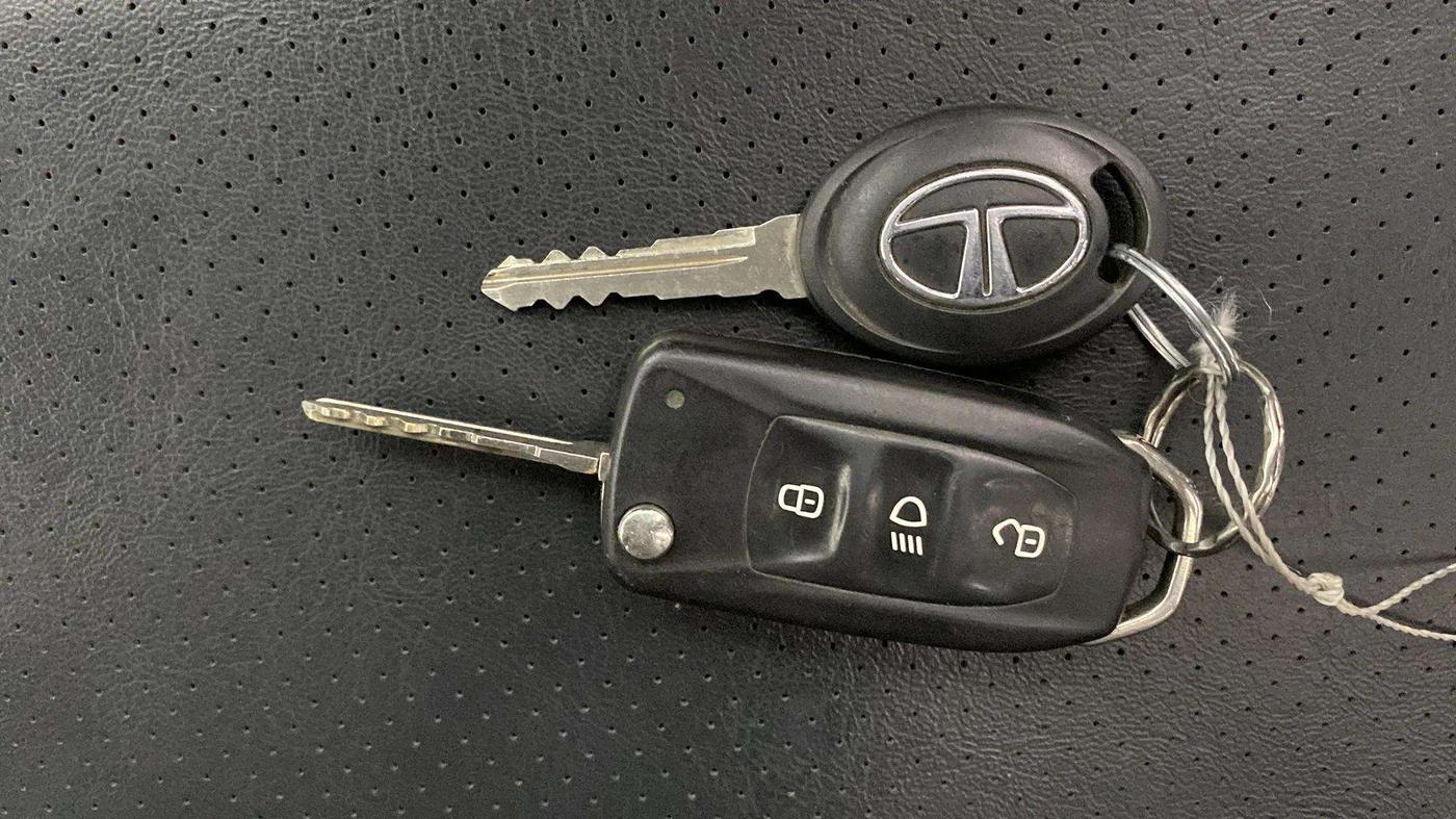 2018 Tata Tiago XZA PETROL, Petrol, Automatic, 67,412 km, Key Close Up