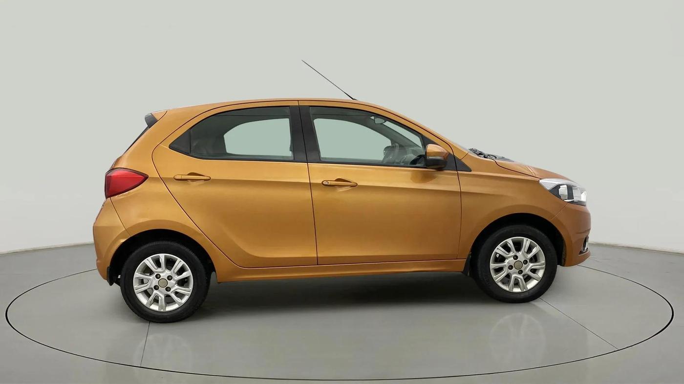 2018 Tata Tiago XZA PETROL, Petrol, Automatic, 67,412 km, Right Side View