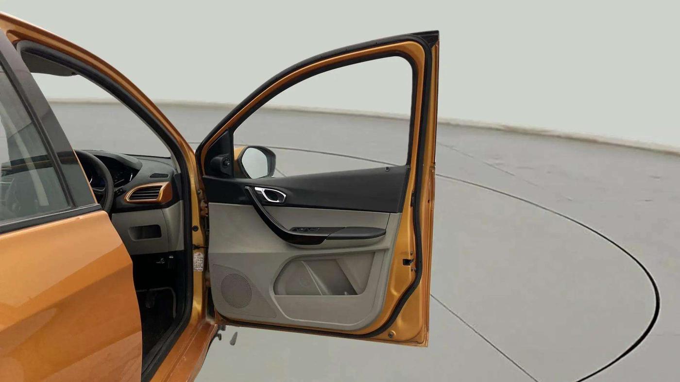 2018 Tata Tiago XZA PETROL, Petrol, Automatic, 67,412 km, RHS Front Door