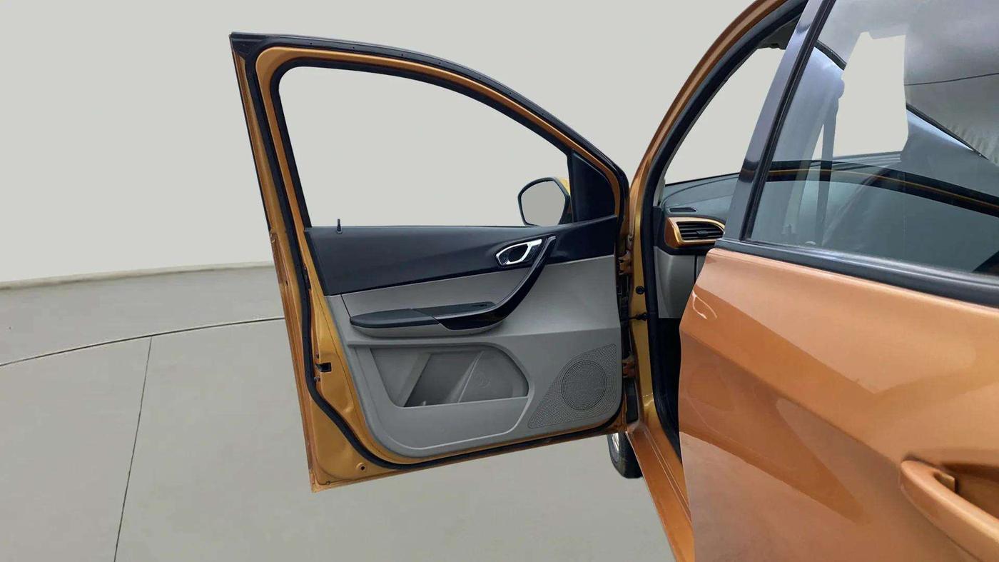 2018 Tata Tiago XZA PETROL, Petrol, Automatic, 67,412 km, LHS Front Door