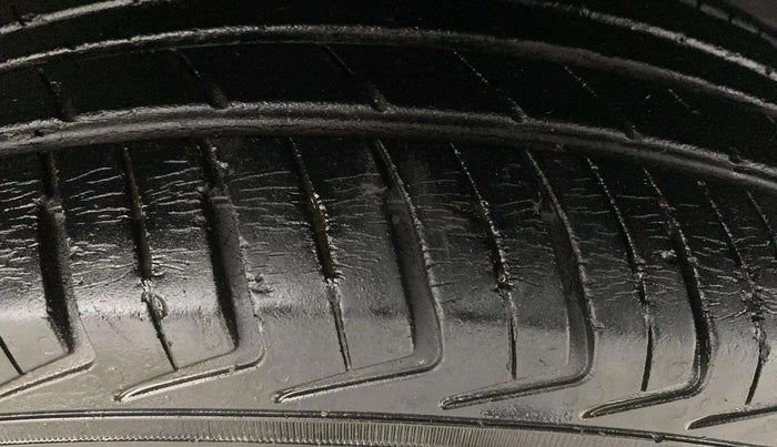 2021 Maruti New Wagon-R LXI CNG (O) 1.0, CNG, Manual, 32,659 km, Right Front Tyre Tread