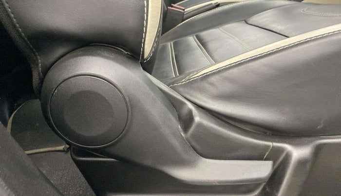 2021 Maruti New Wagon-R LXI CNG (O) 1.0, CNG, Manual, 32,659 km, Driver Side Adjustment Panel