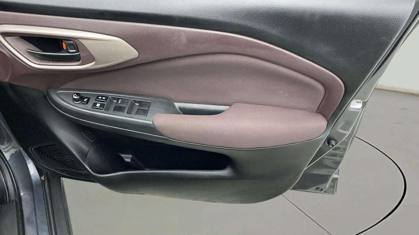 2024 Maruti FRONX DELTA PLUS 1.2L AGS, Petrol, Automatic, 12,396 km, Driver Side Door Panels Control