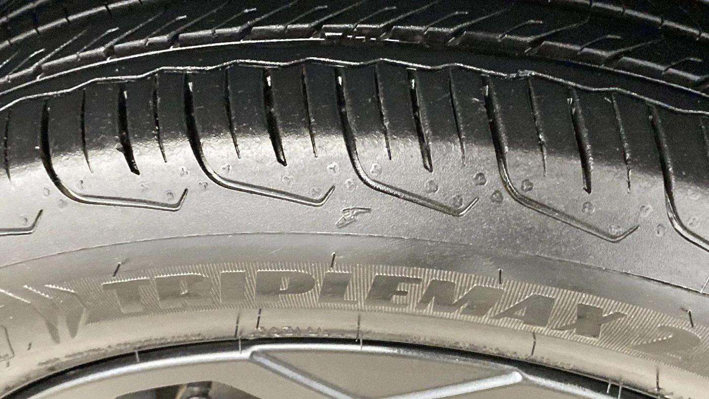 2024 Maruti FRONX DELTA PLUS 1.2L AGS, Petrol, Automatic, 12,396 km, Right Front Tyre Tread