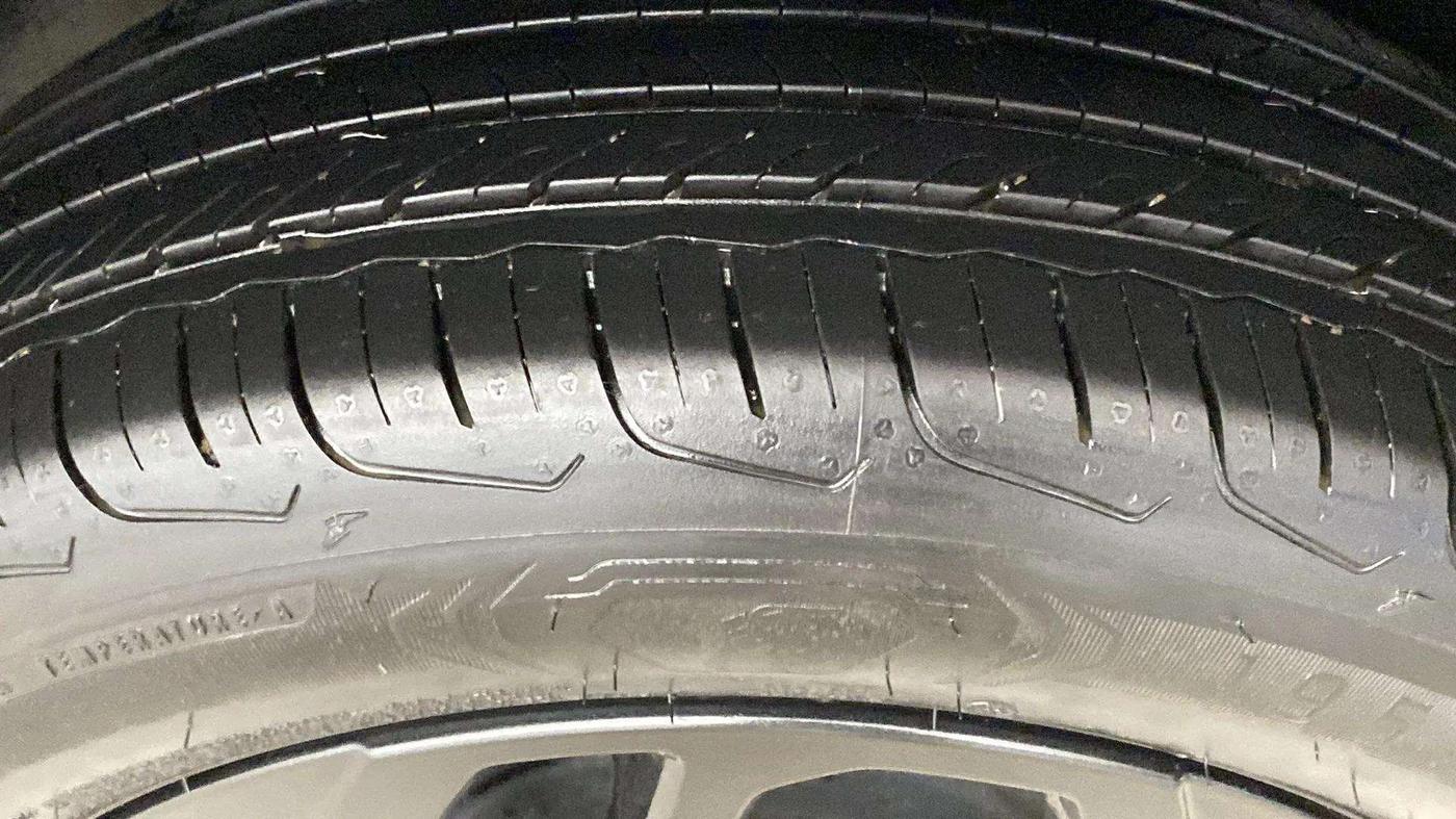 2024 Maruti FRONX DELTA PLUS 1.2L AGS, Petrol, Automatic, 12,396 km, Right Rear Tyre Tread