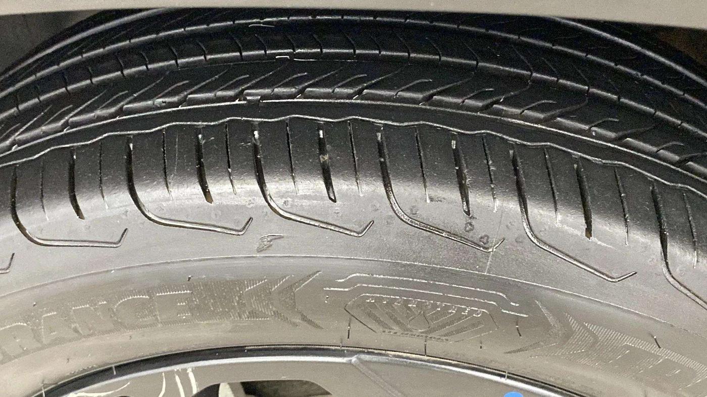 2024 Maruti FRONX DELTA PLUS 1.2L AGS, Petrol, Automatic, 12,396 km, Left Rear Tyre Tread
