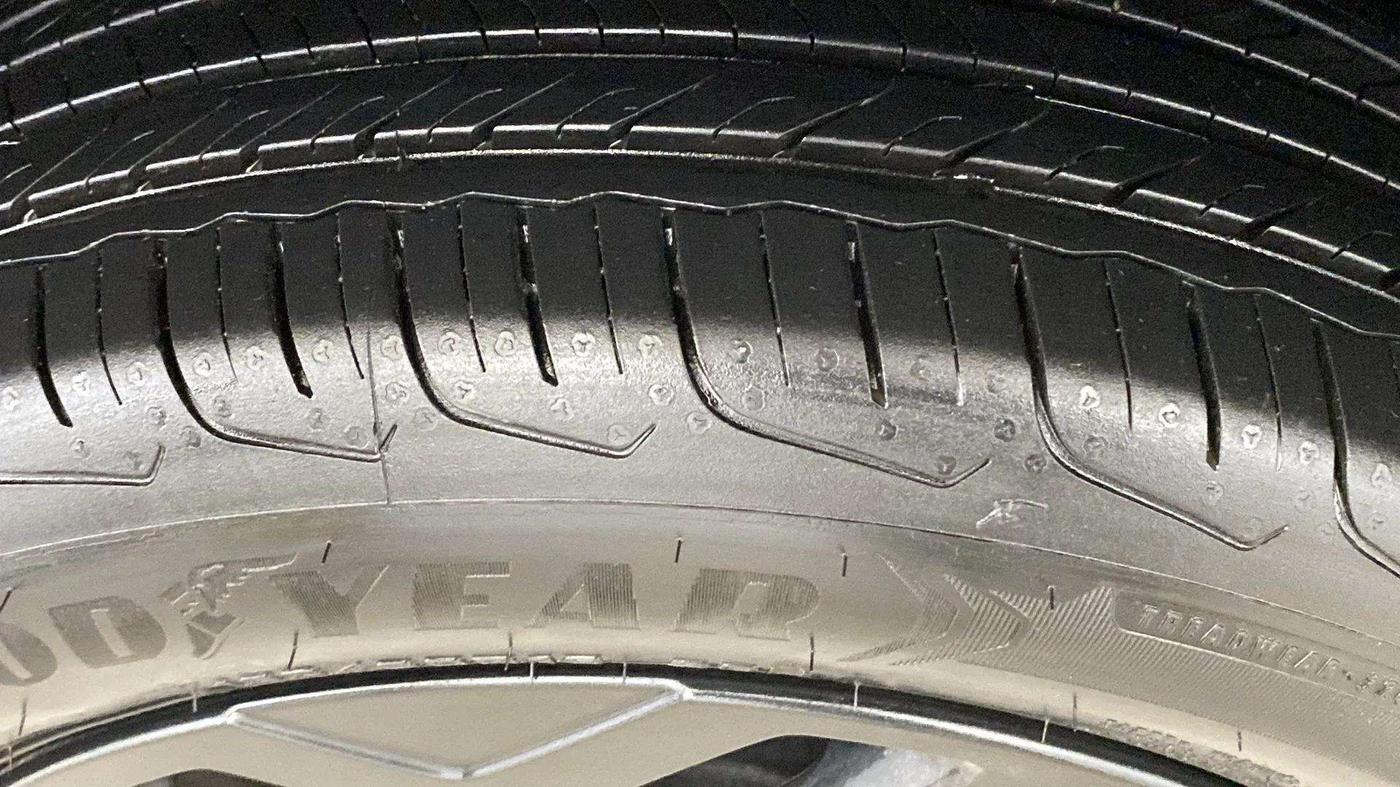 2024 Maruti FRONX DELTA PLUS 1.2L AGS, Petrol, Automatic, 12,396 km, Left Front Tyre Tread