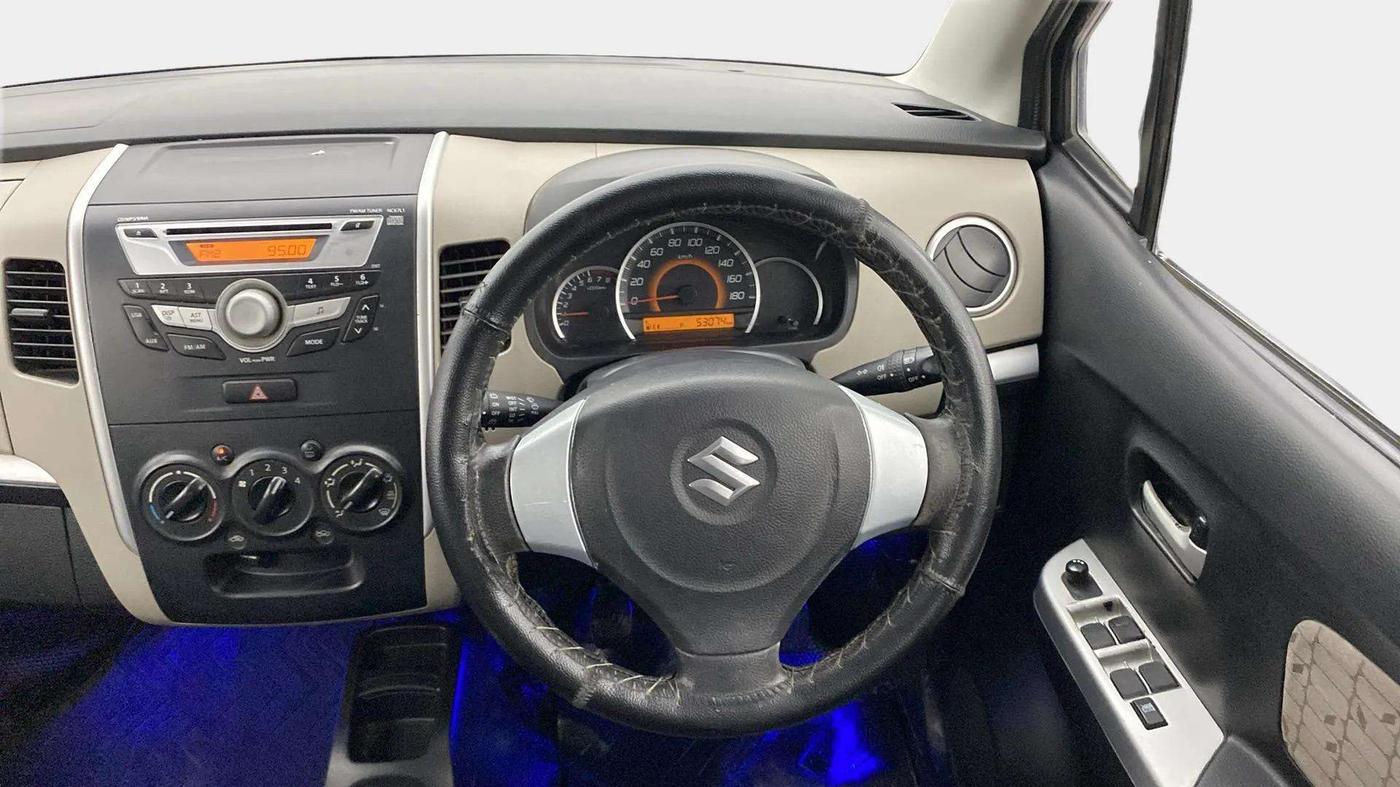 2015 Maruti Wagon R 1.0 VXI, Petrol, Manual, 53,176 km, Steering Wheel Close Up