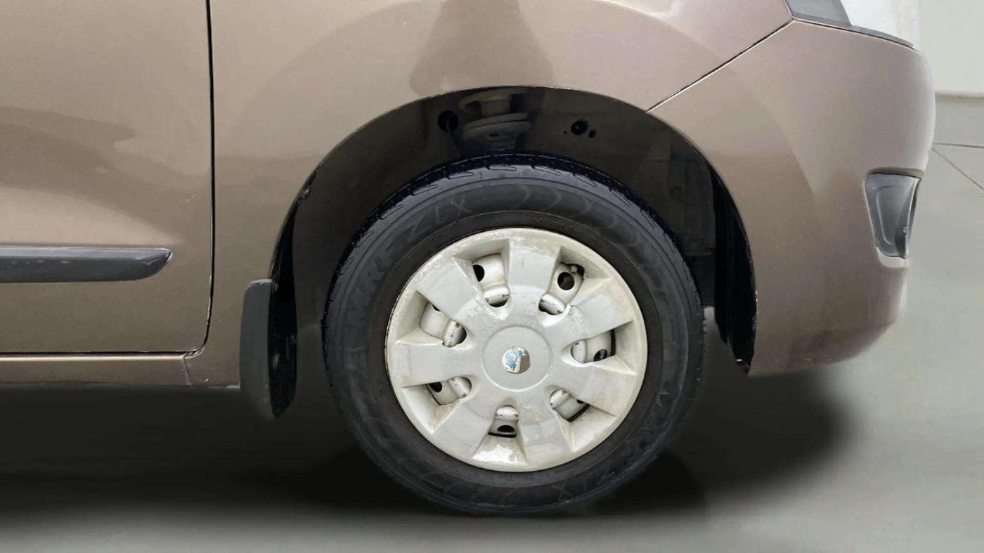 2014 Maruti Wagon R 1.0 LXI CNG, CNG, Manual, 71,798 km, Right Front Wheel
