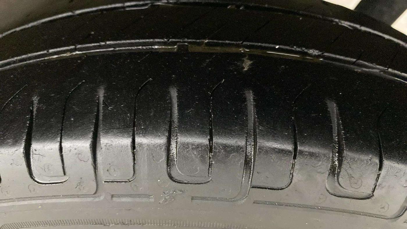 2014 Maruti Wagon R 1.0 LXI CNG, CNG, Manual, 71,798 km, Left Rear Tyre Tread