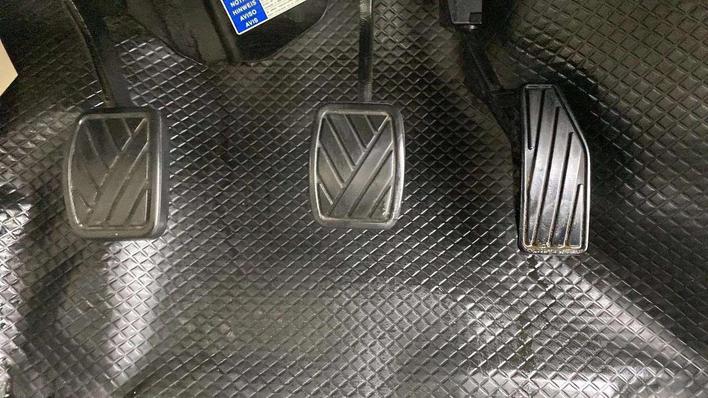 2018 Maruti Dzire VXI, Petrol, Manual, 41,635 km, Pedals