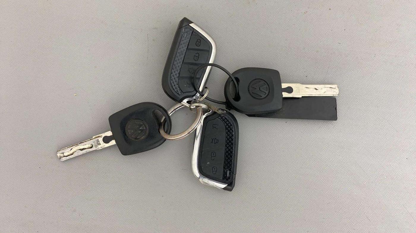 2018 Volkswagen Ameo TRENDLINE 1.0L, Petrol, Manual, 62,537 km, Key Close Up