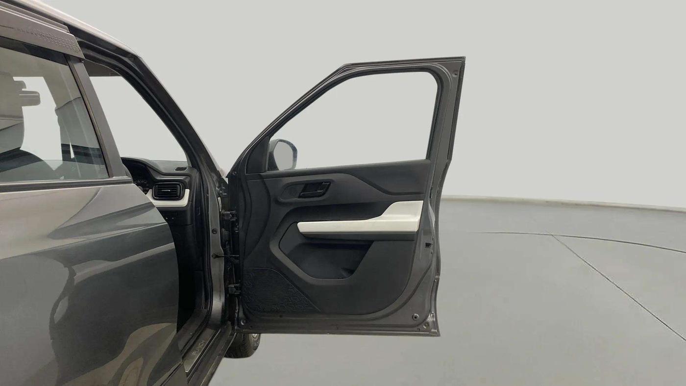 2022 Tata PUNCH PURE MT, Petrol, Manual, 34,591 km, RHS Front Door