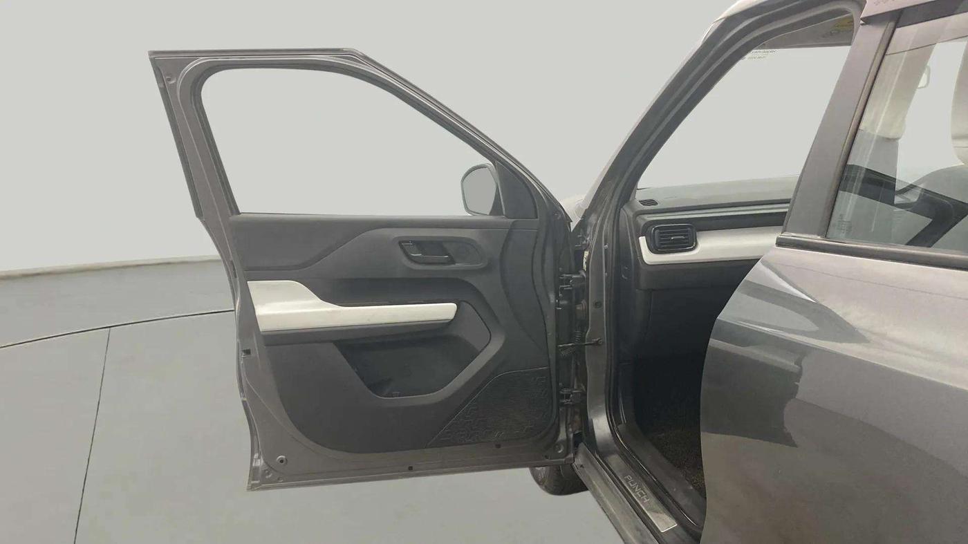 2022 Tata PUNCH PURE MT, Petrol, Manual, 34,591 km, LHS Front Door