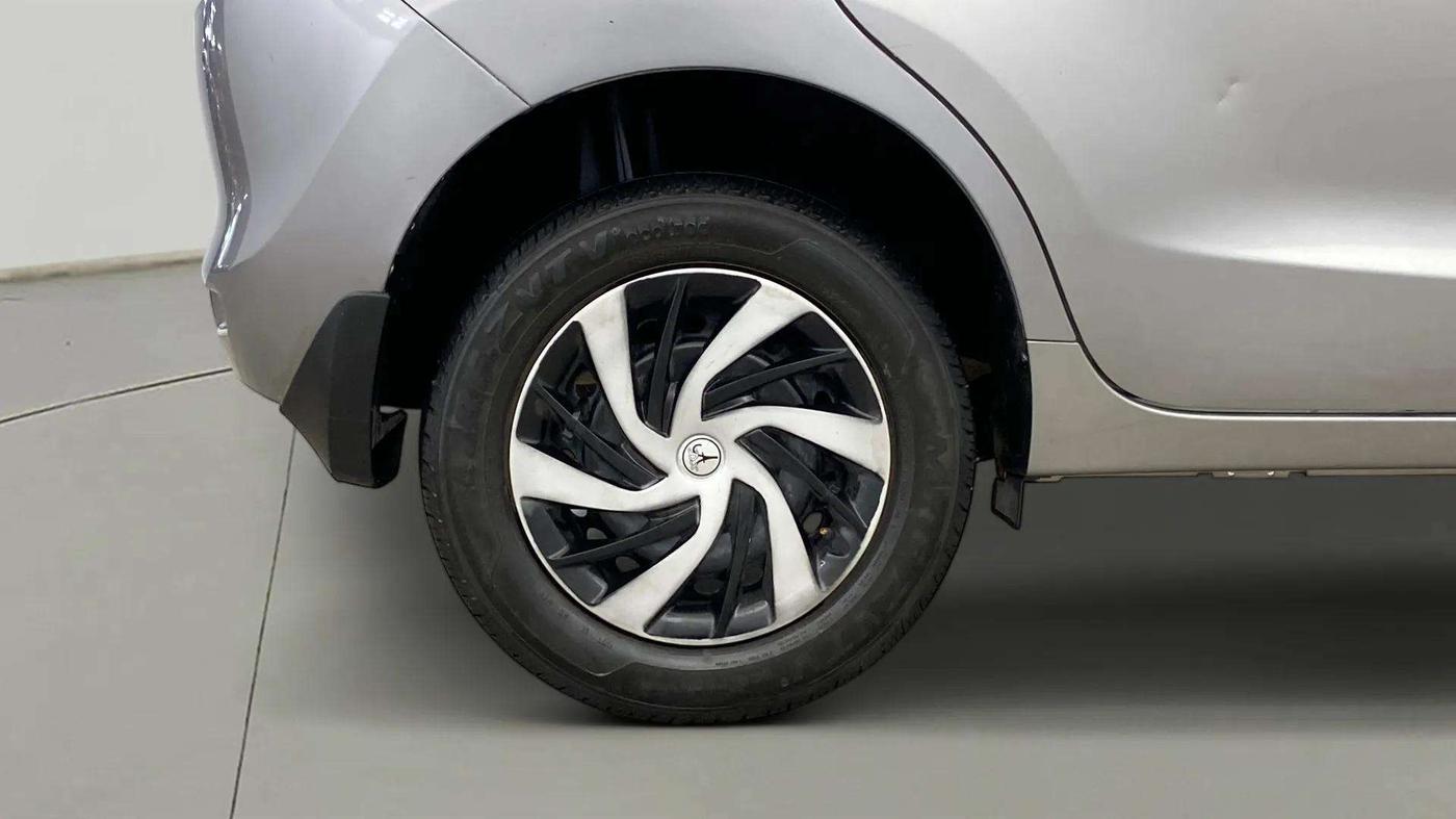 2020 Maruti Baleno DELTA CVT PETROL 1.2, Petrol, Automatic, 55,879 km, Right Rear Wheel