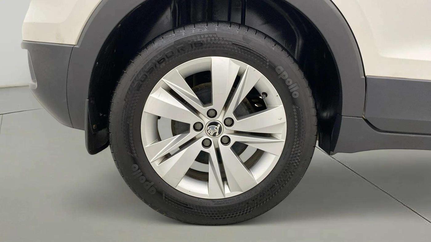 2021 Skoda KUSHAQ AMBITION 1.0L TSI AT, Petrol, Automatic, 65,704 km, Right Rear Wheel