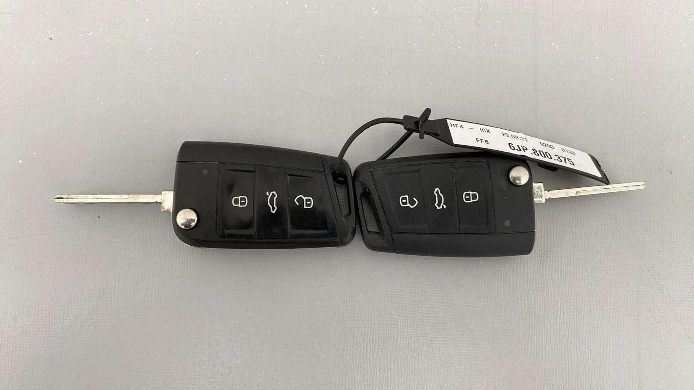 2021 Skoda KUSHAQ AMBITION 1.0L TSI AT, Petrol, Automatic, 65,704 km, Key Close Up