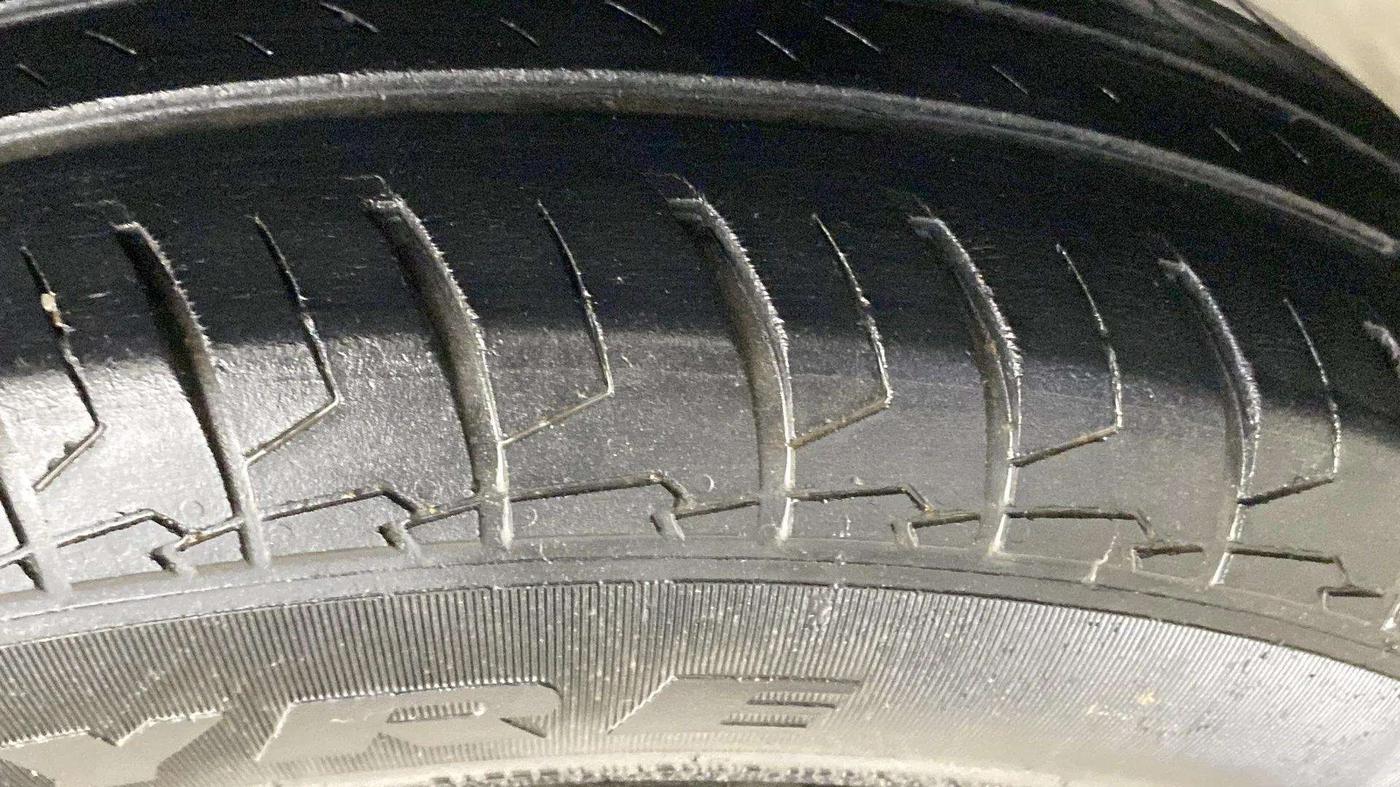 2022 Maruti Dzire VXI CNG, CNG, Manual, 40,265 km, Right Rear Tyre Tread