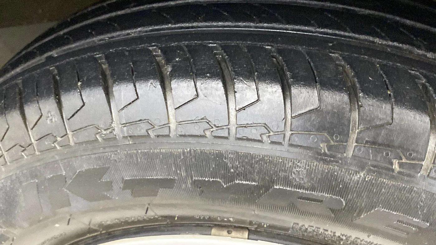 2022 Maruti Dzire VXI CNG, CNG, Manual, 40,265 km, Right Front Tyre Tread