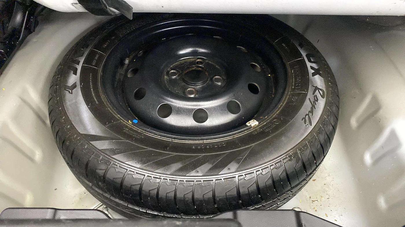 2022 Maruti Dzire VXI CNG, CNG, Manual, 40,265 km, Spare Tyre