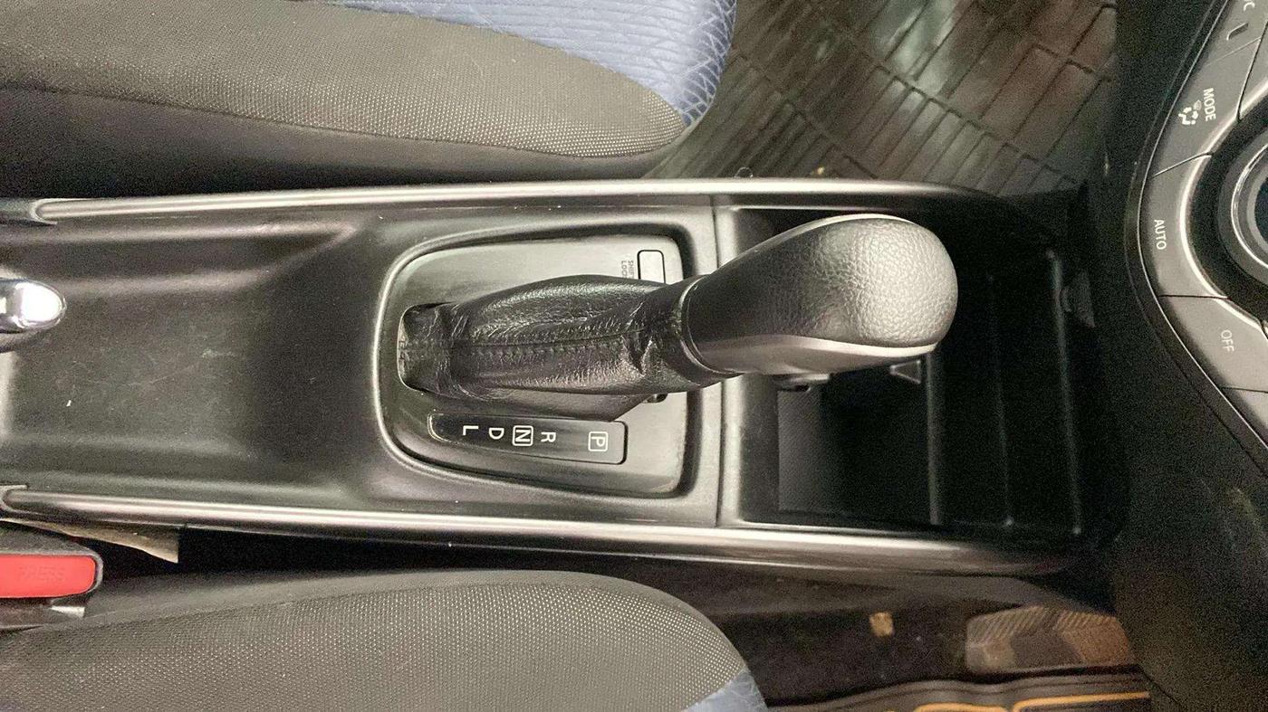 2019 Toyota Glanza V CVT, Petrol, Automatic, 37,994 km, Gear Lever