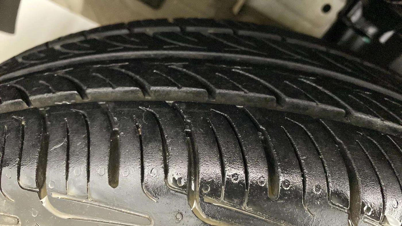 2019 Renault Kwid RXT 1.0, Petrol, Manual, 51,582 km, Left Front Tyre Tread