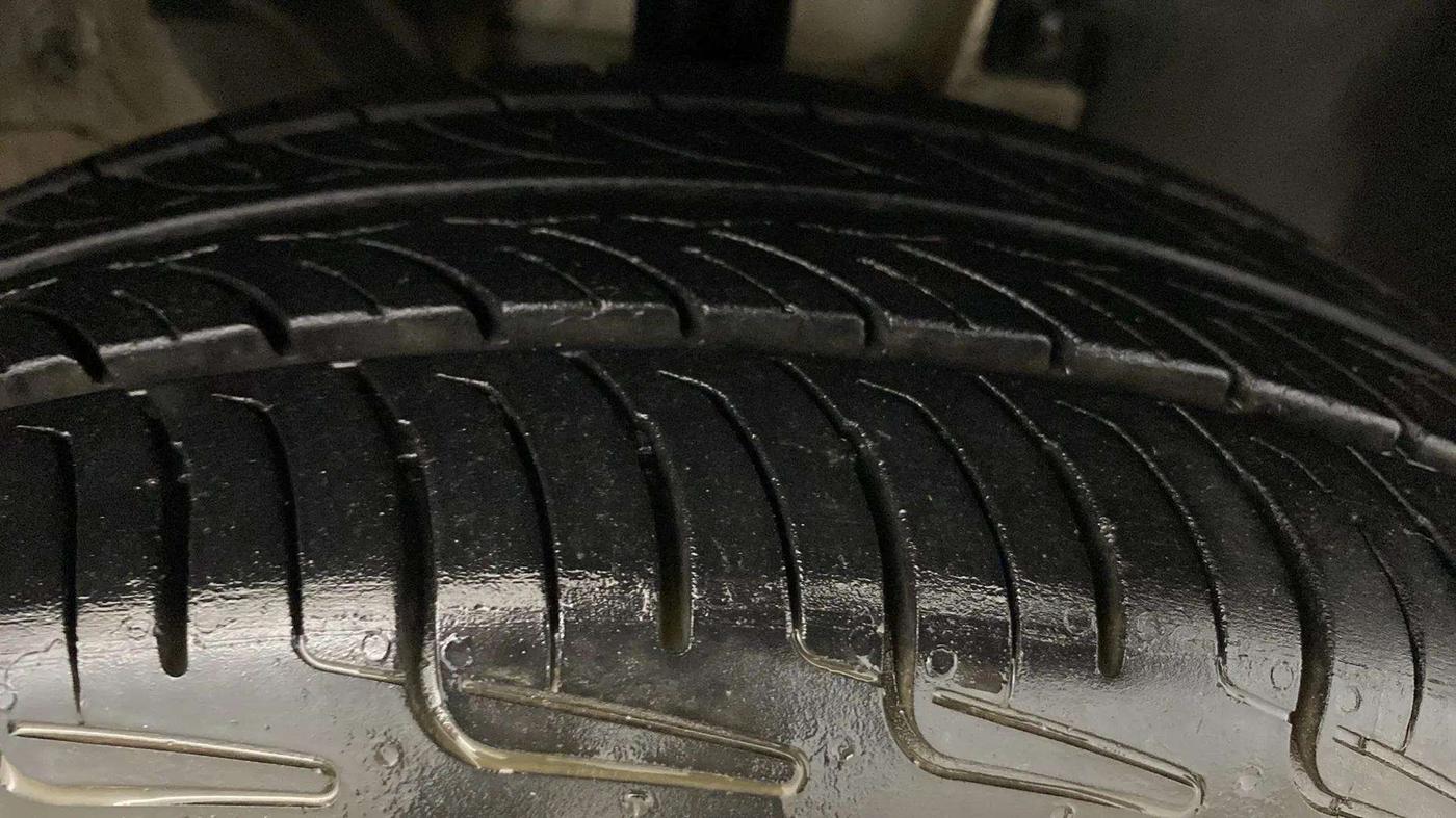 2019 Renault Kwid RXT 1.0, Petrol, Manual, 51,582 km, Right Front Tyre Tread